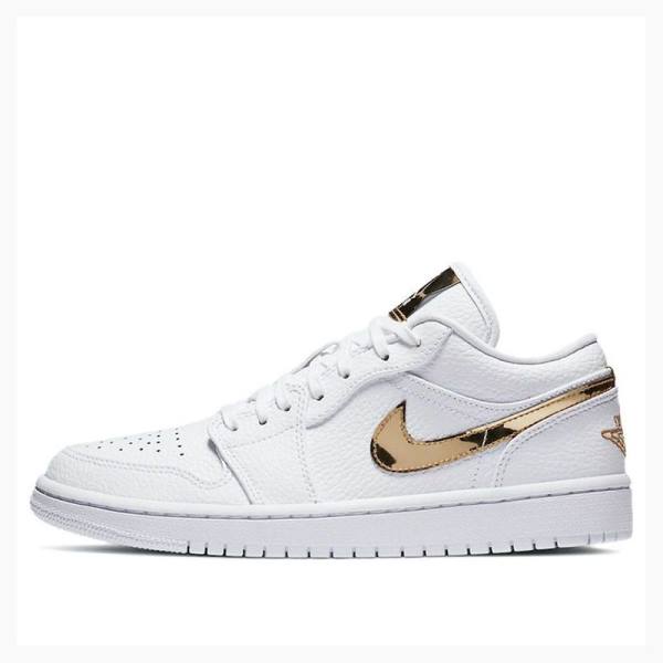 Nike Low SE Metallic Joggesko Air Jordan 1 Dame Hvite Gull | JD-769UG